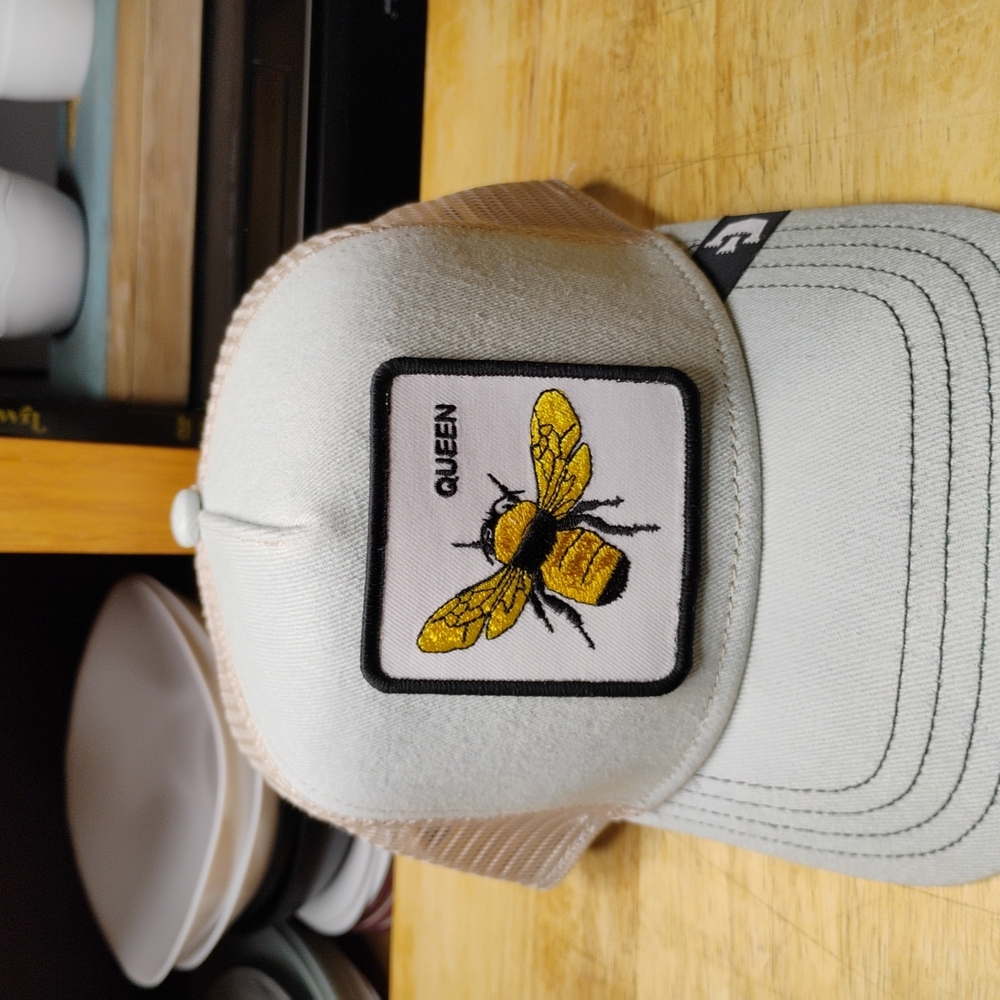 Goorin Bros Stylish Two-Tone Queen Bee Trucker Hat New Os